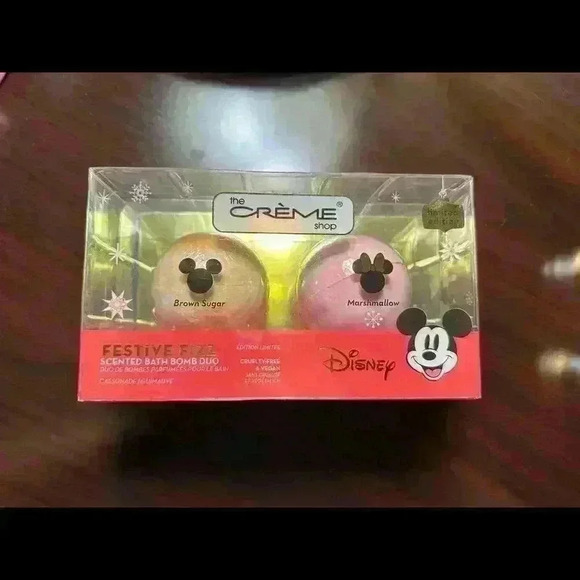 The Crème Shop Disney Holiday Limited Edition Sheet Mask & Bath Bomb Set - Picture 5 of 5